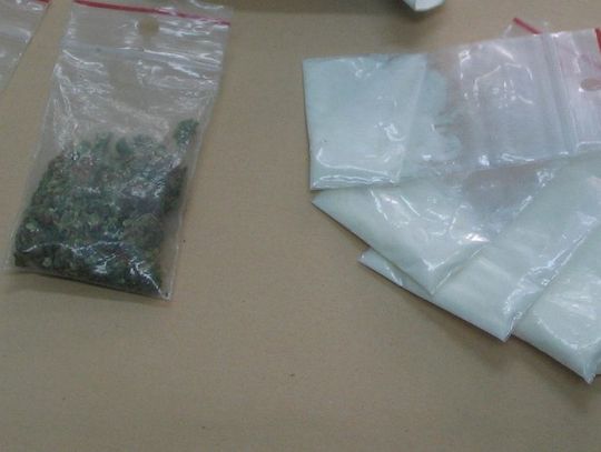 3 lata za kratami grożą sochaczewianinowi, przy którym policja znalazła amfetaminę i marihuanę