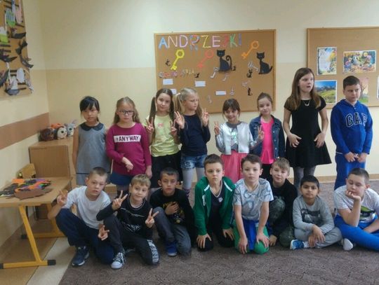 3b ze Szkoły Podstawowej nr 4 w Sochaczewie o Andrzejkach