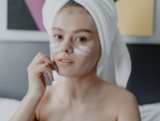 Aktywator pod krem do twarzy – skuteczny sposób na poprawienie jakości cery