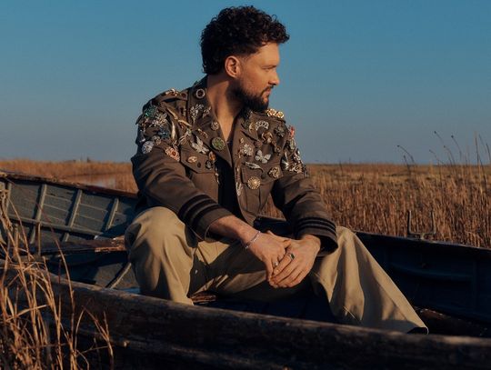 Calum Scott z dumą prezentuje nowy album „Avenoir”