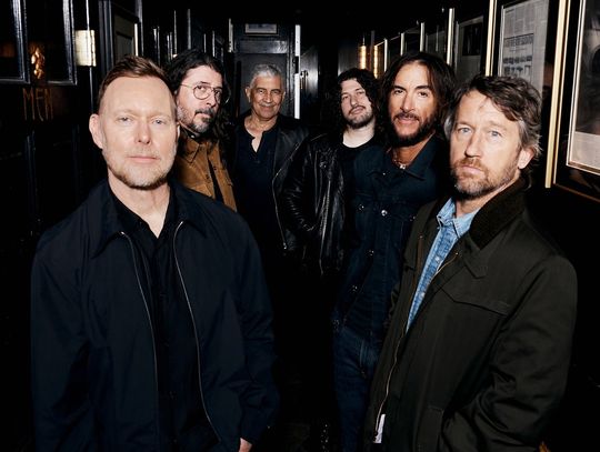 „Caught In The Echo”: najnowszy riffowy cios od Foo Fighters