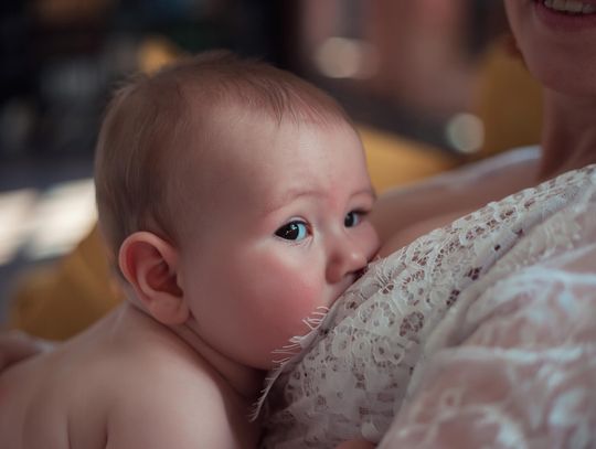 Czy warto inwestować w ubrania do karmienia? 