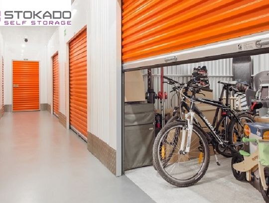 Czym jest usługa self storage czyli alternatywa dla komórek lokatorskich