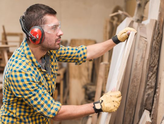 Dlaczego Twoja stara czopiarka do drewna powinna zostać zastąpiona nowszą?