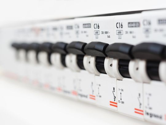 Dodatkowe ograniczniki przepięć i ich plusy 