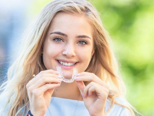 Invisalign® dla nastolatka: wygląd to nie wszystko. Czy młody pacjent jest gotowy na nakładki?