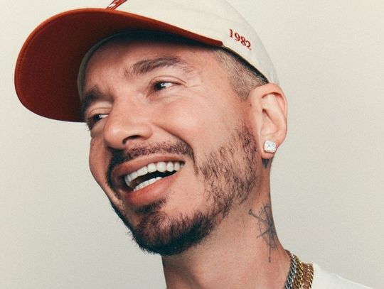 J Balvin i Amber Mark remiksują kultowe „Jump” na Mundial 2026