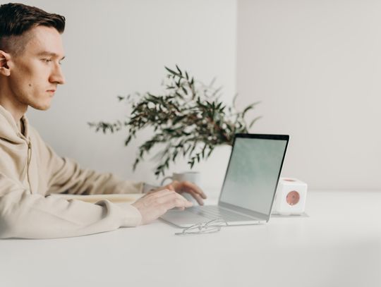 Jak skutecznie prowadzić badania przez internet? Ankieta CAWI