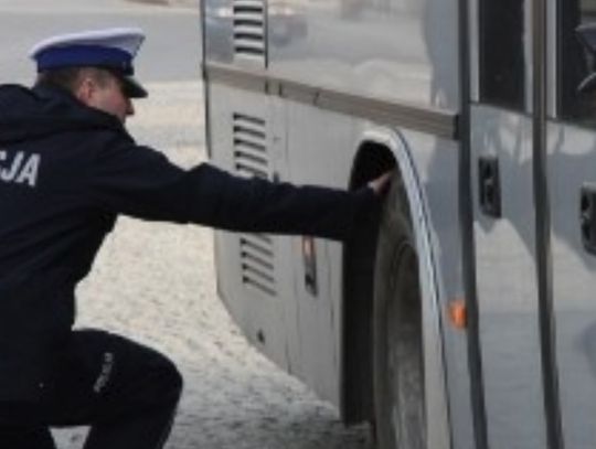 Kontrole autokarów przed wyjazdem na ferie zimowe