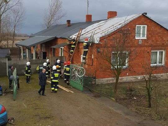 Krajobraz po burzy: 10 zastępów straży pożarnej w akcji