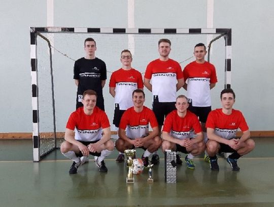 Laga na Kazika wygrywa turniej halowy