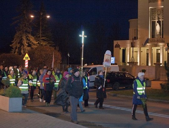 Nocne pielgrzymki z Miedniewic do Niepokalanowa