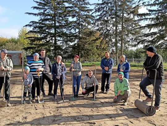 Nowe boisko sportowe w Kapturach