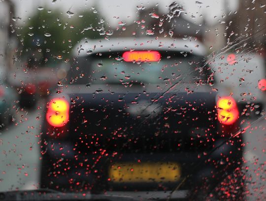 Piesi, noście odblaski!