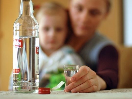 Pijani rodzice zajmowali się dziećmi, zostały im one odebrane