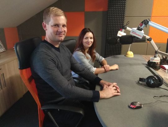 Po wąskim torze ku wolności: piknik rodzinny w Wąskotorówce