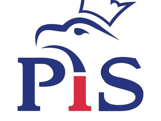 Polityka: Podsumowanie roku rządów Prawa i Sprawiedliwości