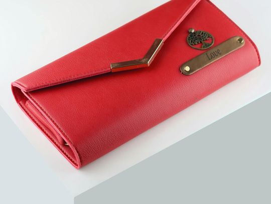 Portfel damski czerwony – symbol elegancji i praktyczny element kobiecej garderoby