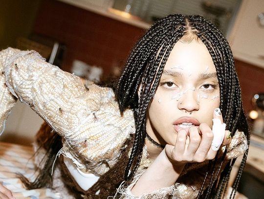 Sara James rusza w debiutancką trasę koncertową promującą album „Playhouse”