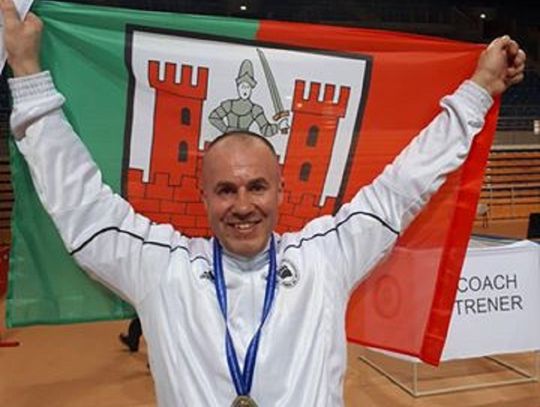 Sochaczewscy karatecy z medalami