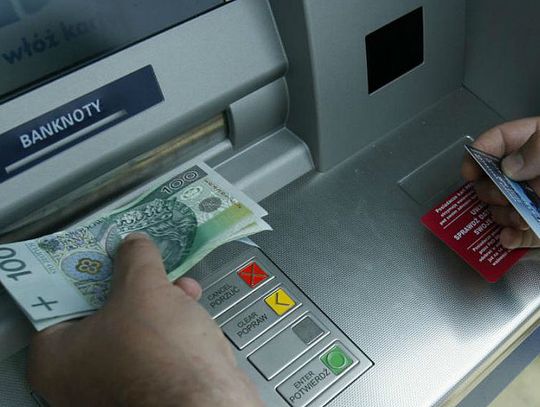 Sochaczewska policjantka znalazła tysiąc złotych. Policja szuka właściciela gotówki!