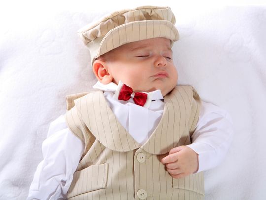 Sukienka dla mamy na chrzest – jaką wybrać?