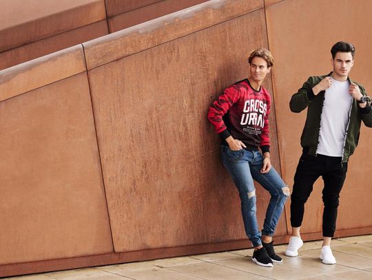 W jakich zestawach sprawdzą się bojówki męskie?  