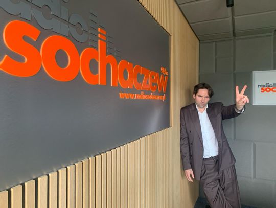 W sieci - to jego debiut wokalny