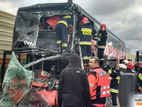 Wypadek koło Wiskitek. Kierowca autobusu nie żyje