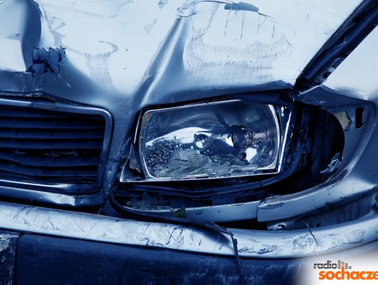 Wypadek samochodowy w Paprotni