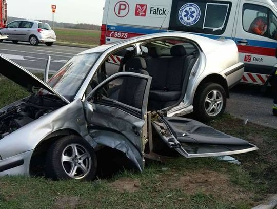 Wypadek w Chrzczanach: trzy osoby poszkodowane