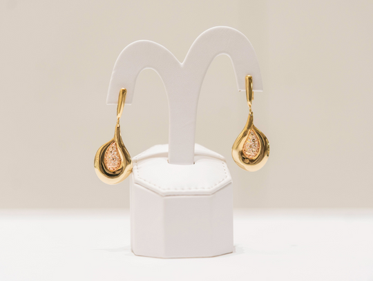 Złote kolczyki – klasyka biżuterii, która nigdy nie wychodzi z mody