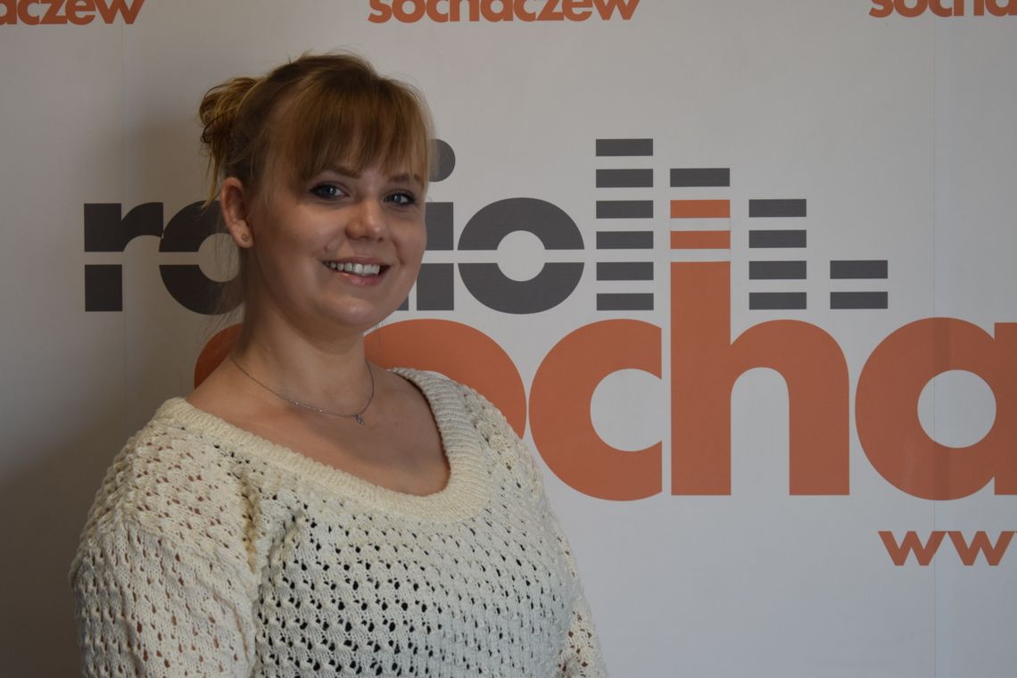 Bibliomat pojawił się przed biblioteką w Rybnie