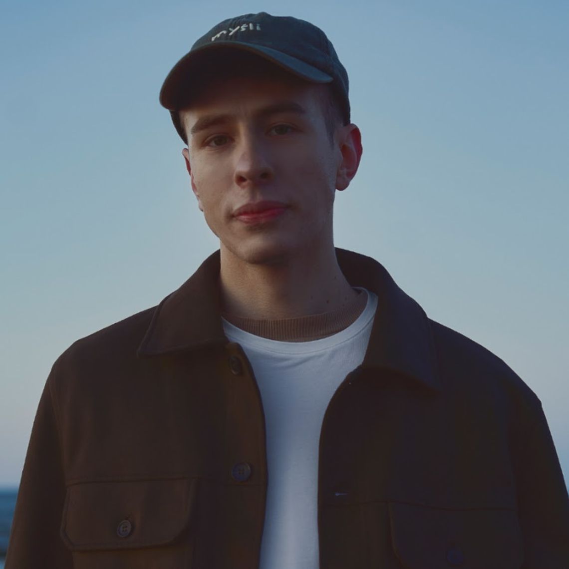 dezydery zapowiada debiutancki album singlem „Plot Twist” dezydery zapowiada debiutancki album singlem „Plot Twist”