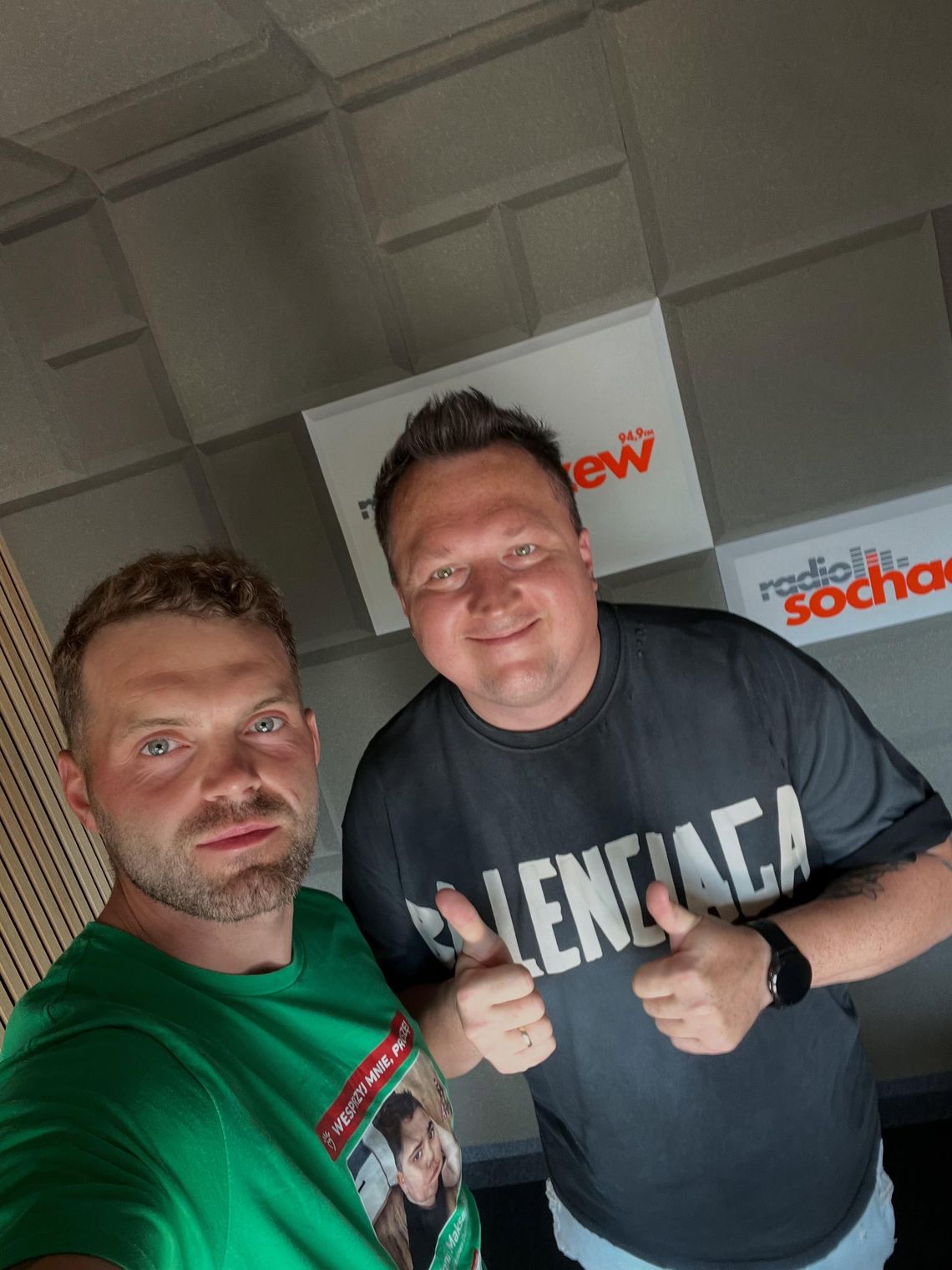 Idzie przez całą Polskę, by pomóc Antkowi w jego walce z chorobą! Marek Kmiotek gościem Radia Sochaczew