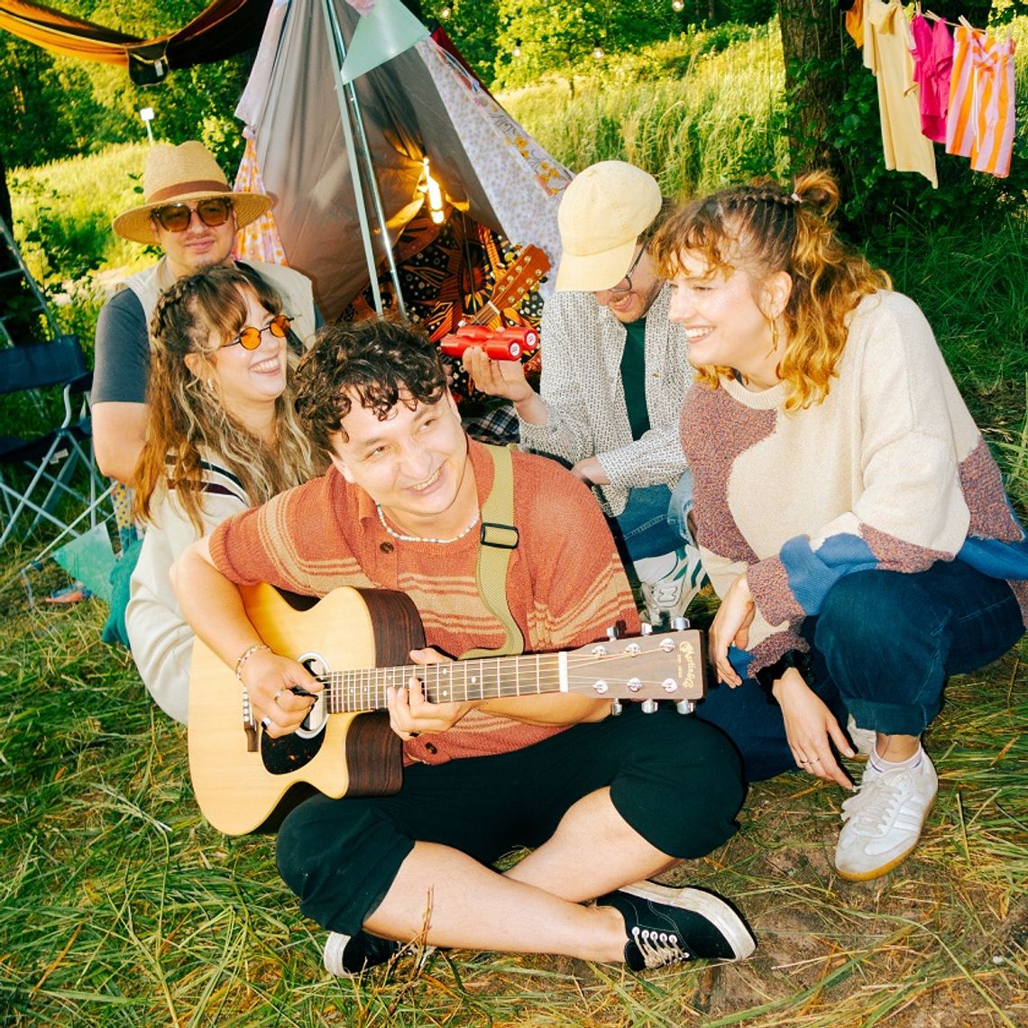 "Jakoś to będzie" - nowy utwór Wojtka Szumańskiego o tym, co czuje większość z nas