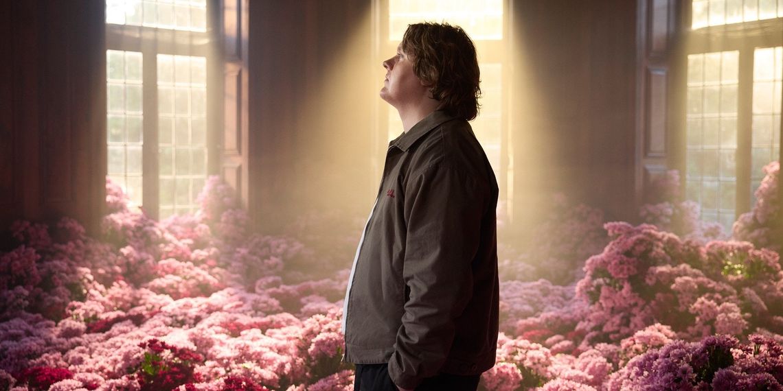 Lewis Capaldi udostępnił poruszający singiel „Something In The Heavens”