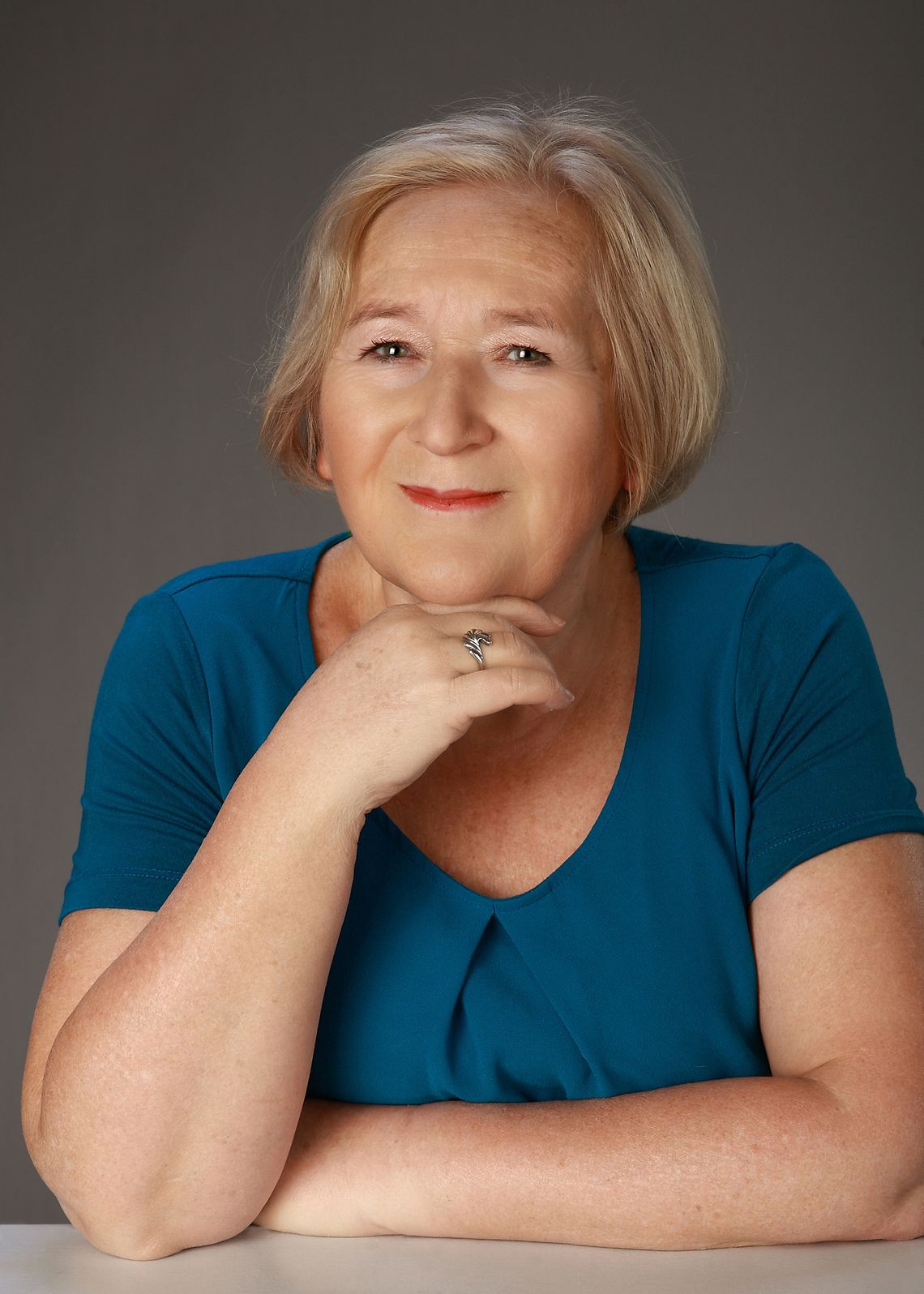 Między burzami , czyli historie nie tylko z wyższych sfer