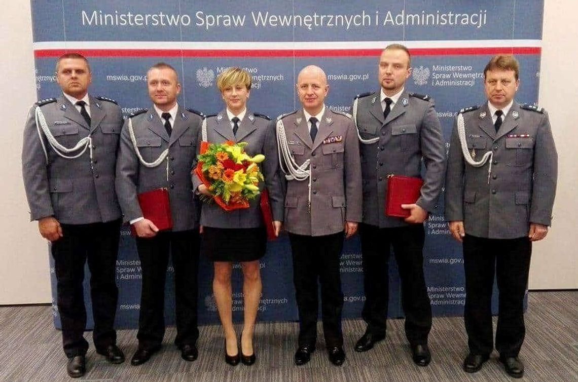 Minister Mariusz Błaszczak wyróżnił sochaczewskich policjantów