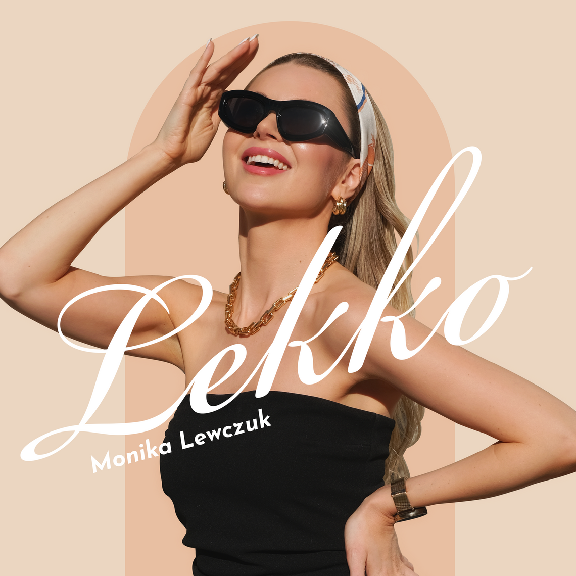 Monika Lewczuk wraca z wakacyjnym hitem "Lekko"