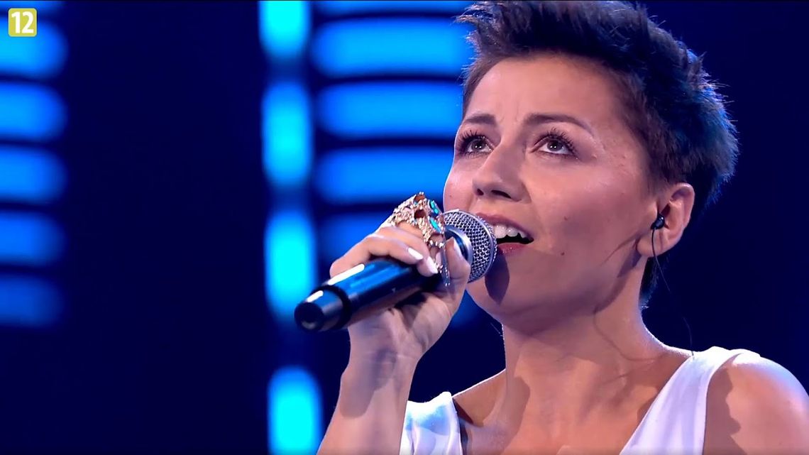 O jej odpadnięciu z The Voice Of Poland było głośno. Teraz wraca z fenomenalnym singlem!