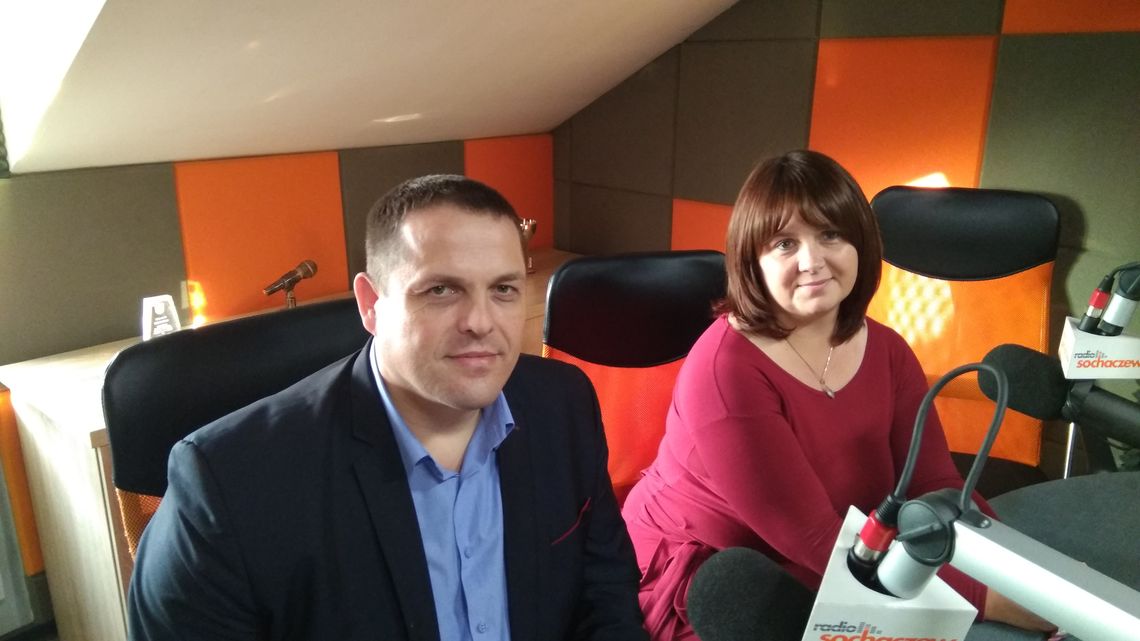 Piotr Szymański: wójt Gminy Brochów i Wioletta Dobrowolska: sekretarz Gminy Piotr Szymański: wójt Gminy Brochów i Wioletta Dobrowolska: sekretarz Gminy