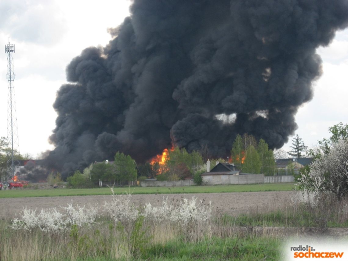 Pożar chemikaliów w Młodzieszynie! Pożar chemikaliów w Młodzieszynie!