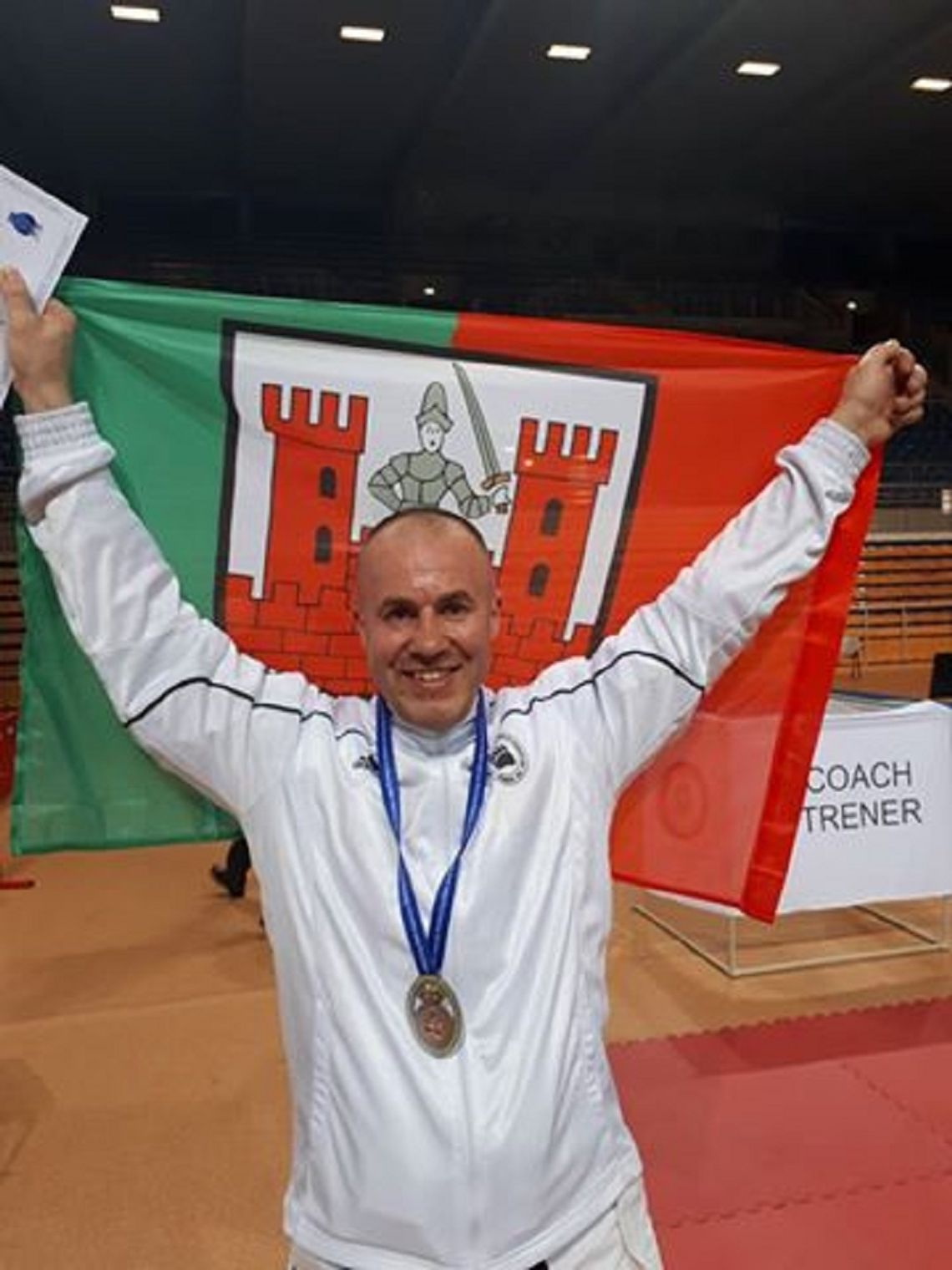 Sochaczewscy karatecy z medalami