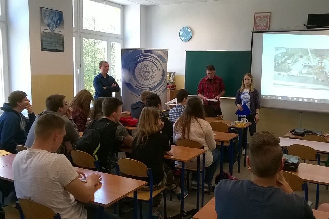 Starostwo Powiatowe w Sochaczewie przystąpi do realizacji projektu unijnego "Zawodowcy na start". 