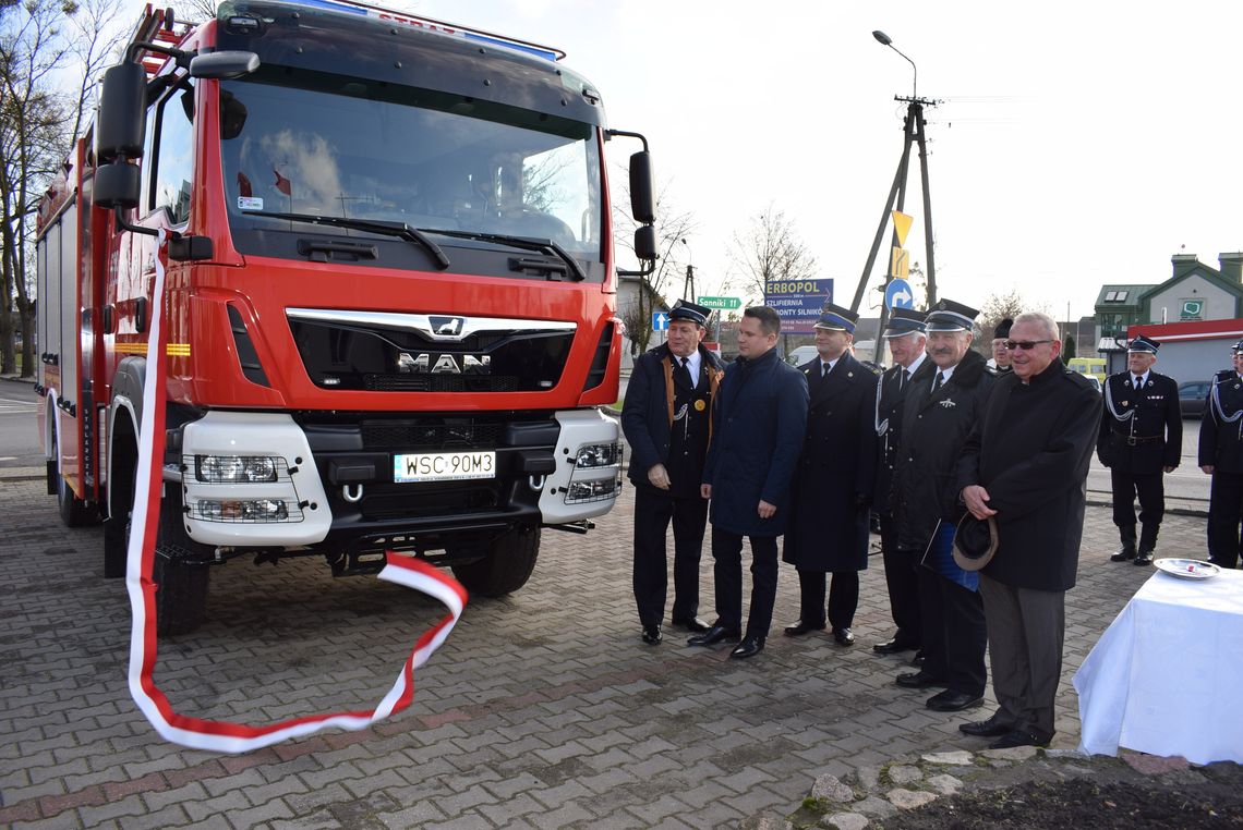 Strażacy z OSP w Iłowie mają nowy wóz bojowy