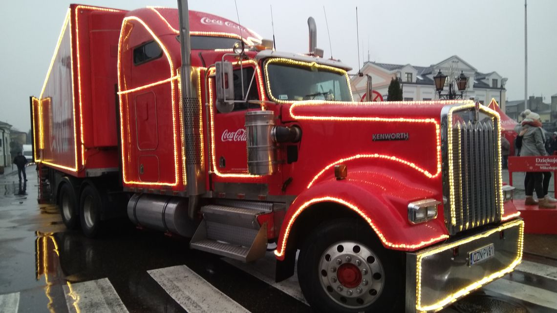 Świąteczna Ciężarówka Coca-Coli na pl. Kościuszki w Sochaczewie [WIDEO]