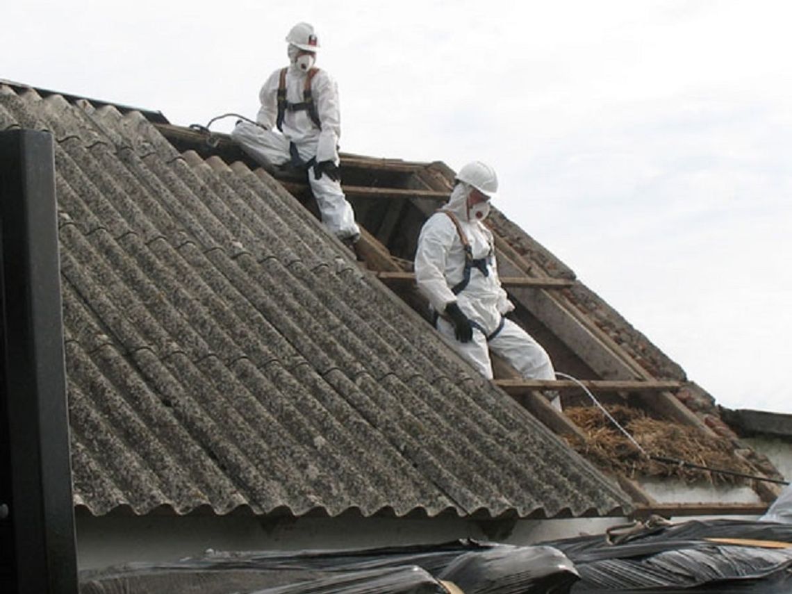 Walka z azbestem może potrwać dłużej niż zakładają rządowe plany. Twierdzi tak wójt gminy Teresin