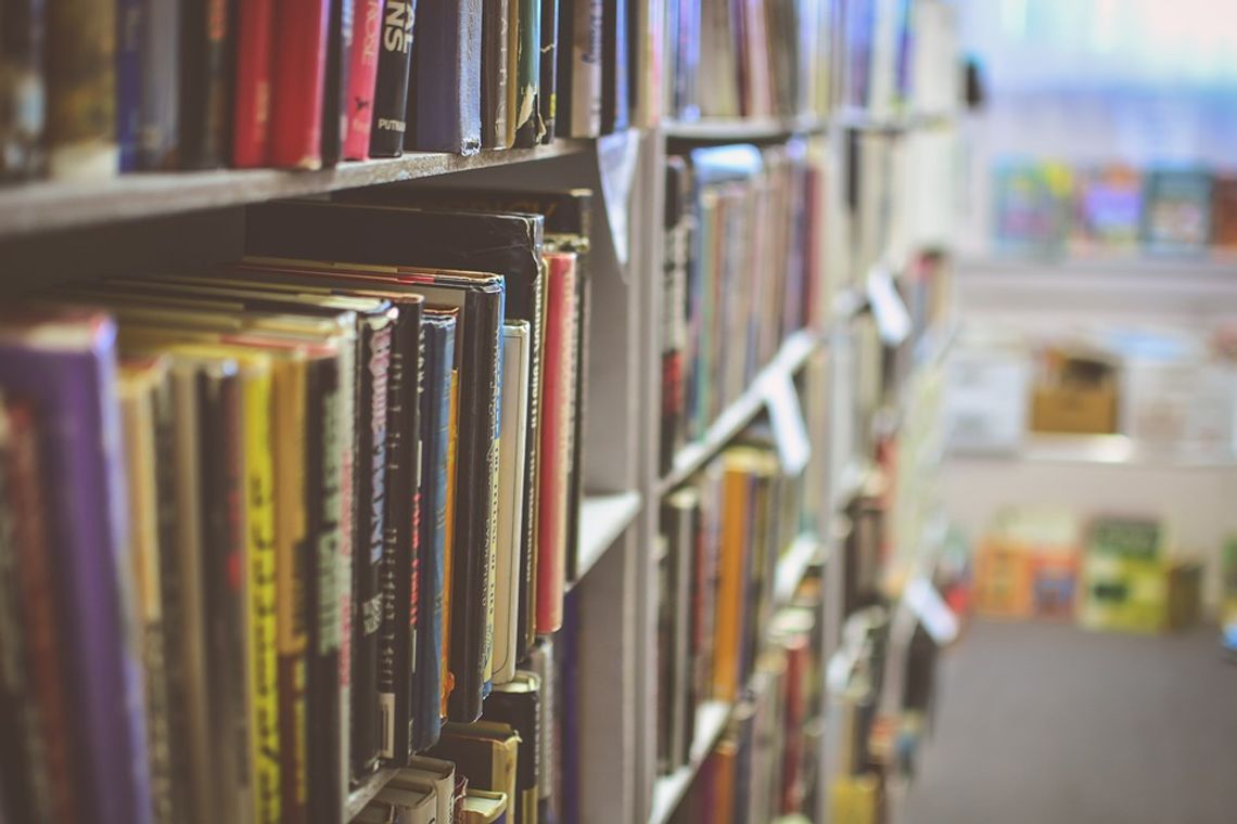 Wiemy jakie książki najczęściej wypożyczali w miejskiej bibliotece mieszkańcy Sochaczewa