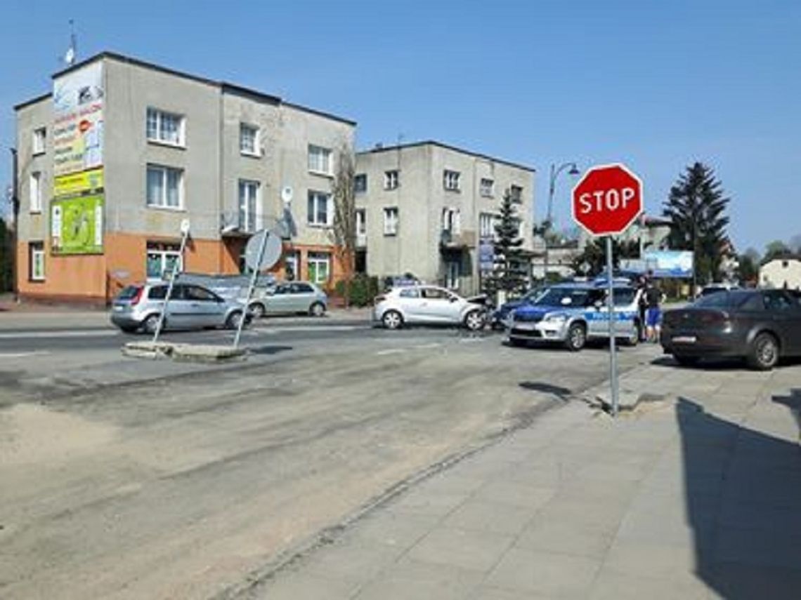 Wypadek na skrzyżowaniu ulic Traugutta i 15-go Sierpnia